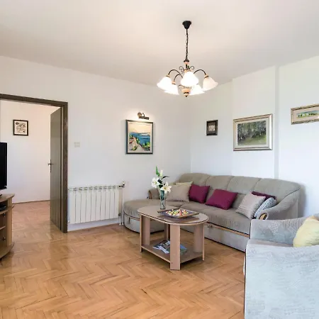 Luka By Interhome Appartement