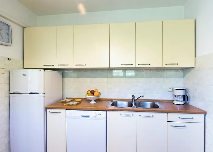 Luka By Interhome * Lovran