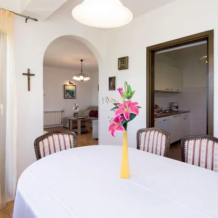 Luka - Lov218 By Interhome Apartman *